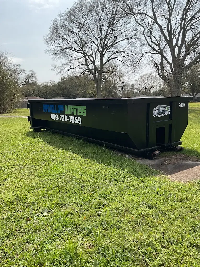 Roofing and heavy debris roll-off dumpster